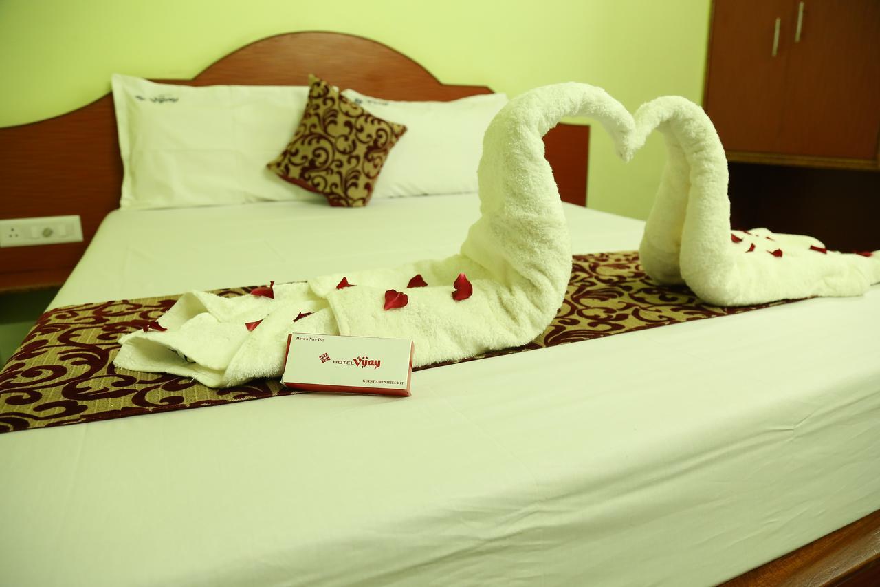 Hotel Vijay Pollāchi エクステリア 写真