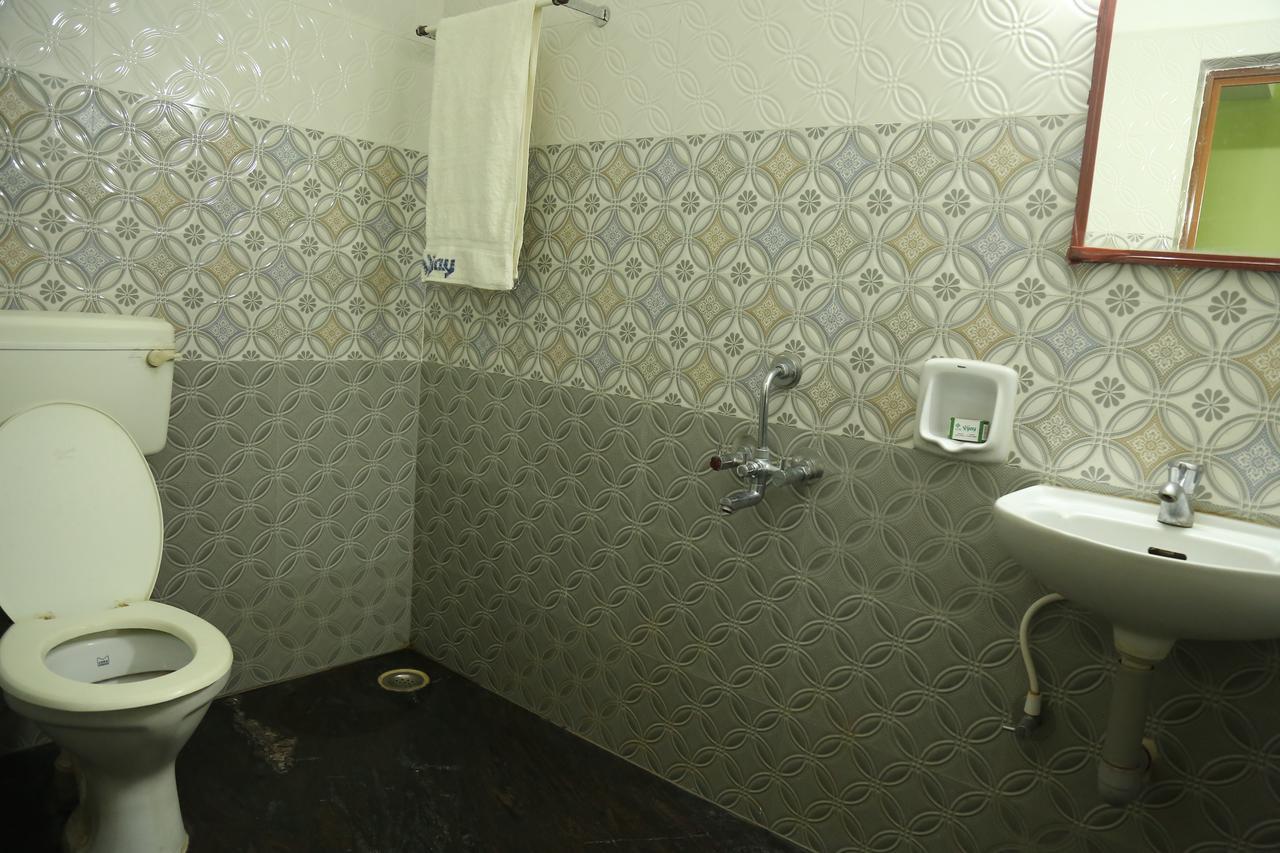 Hotel Vijay Pollāchi エクステリア 写真