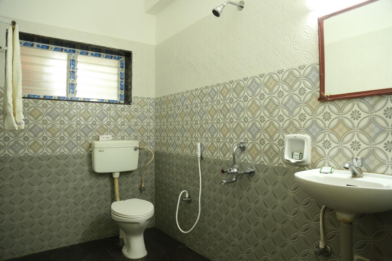 Hotel Vijay Pollāchi エクステリア 写真