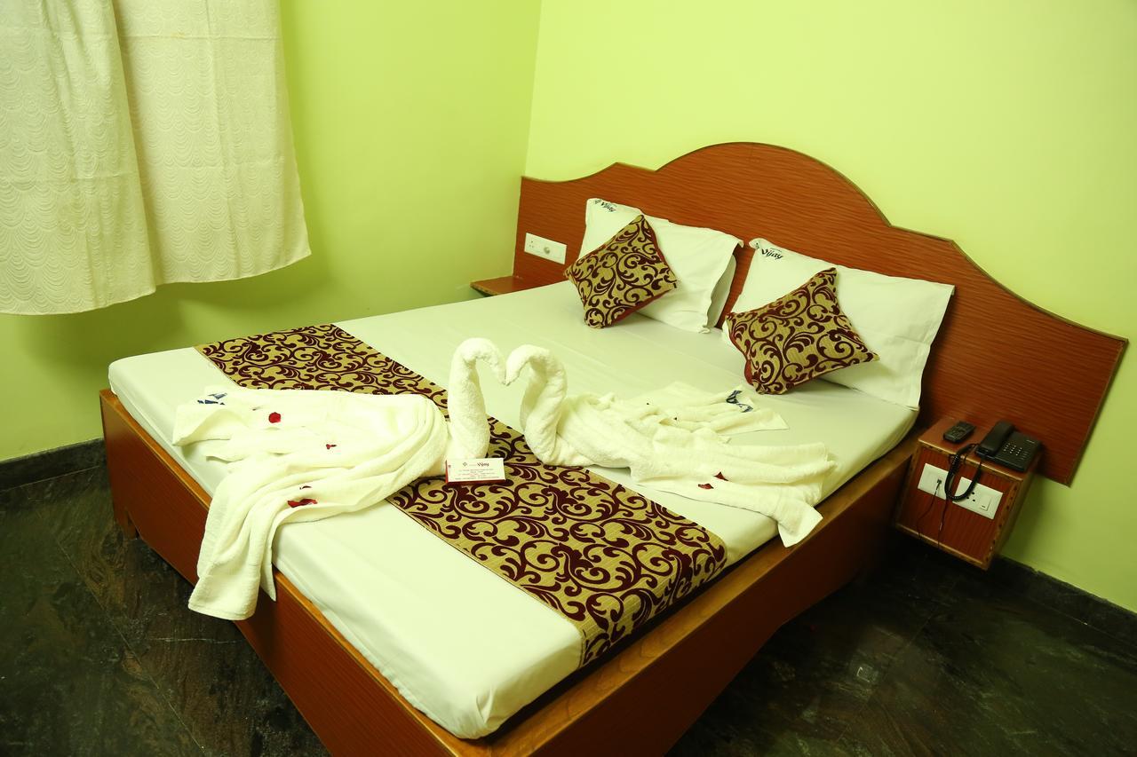 Hotel Vijay Pollāchi エクステリア 写真